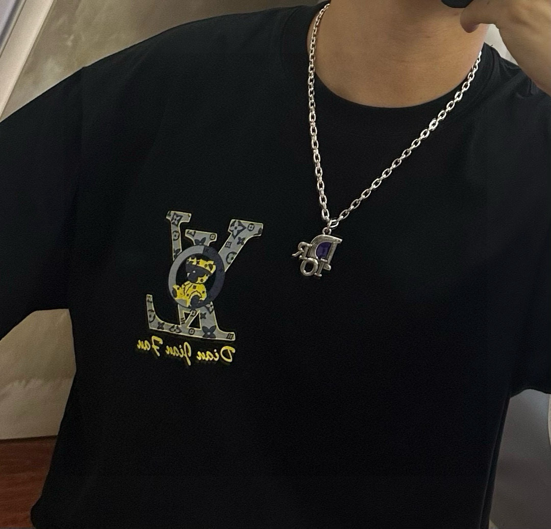    DIOR🔥新款 迪奥项链🇷🇼原单货🇷🇼专柜新款开模复古潮流时尚必备 男女均可佩戴 情侣款同款 摇滚