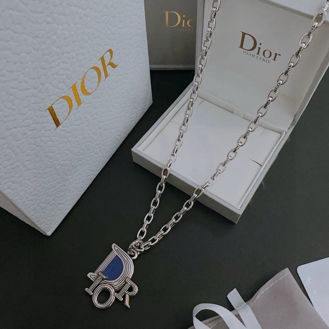    DIOR🔥新款 迪奥项链🇷🇼原单货🇷🇼专柜新款开模复古潮流时尚必备 男女均可佩戴 情侣款同款 摇滚