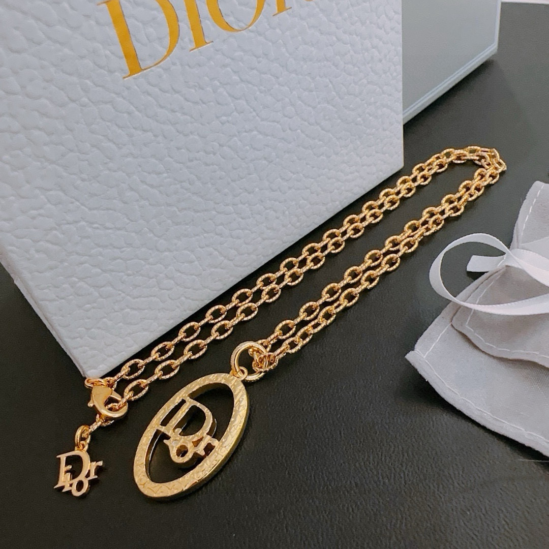    DIOR🔥新款 迪奥项链🇷🇼原单货🇷🇼专柜新款开模复古潮流时尚必备 男女均可佩戴 情侣款同款 摇滚