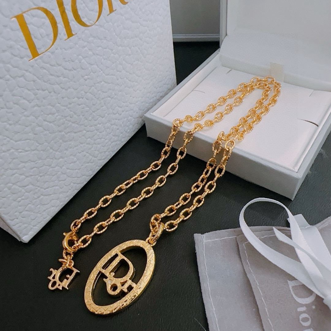    DIOR🔥新款 迪奥项链🇷🇼原单货🇷🇼专柜新款开模复古潮流时尚必备 男女均可佩戴 情侣款同款 摇滚