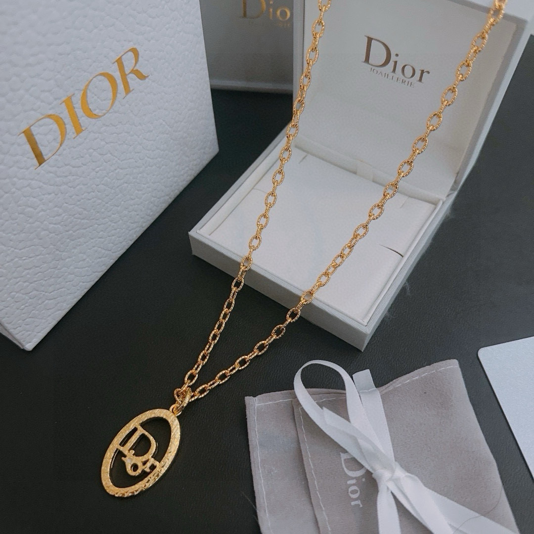    DIOR🔥新款 迪奥项链🇷🇼原单货🇷🇼专柜新款开模复古潮流时尚必备 男女均可佩戴 情侣款同款 摇滚
