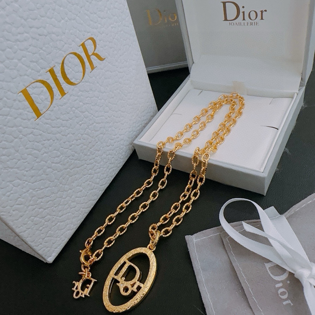    DIOR🔥新款 迪奥项链🇷🇼原单货🇷🇼专柜新款开模复古潮流时尚必备 男女均可佩戴 情侣款同款 摇滚