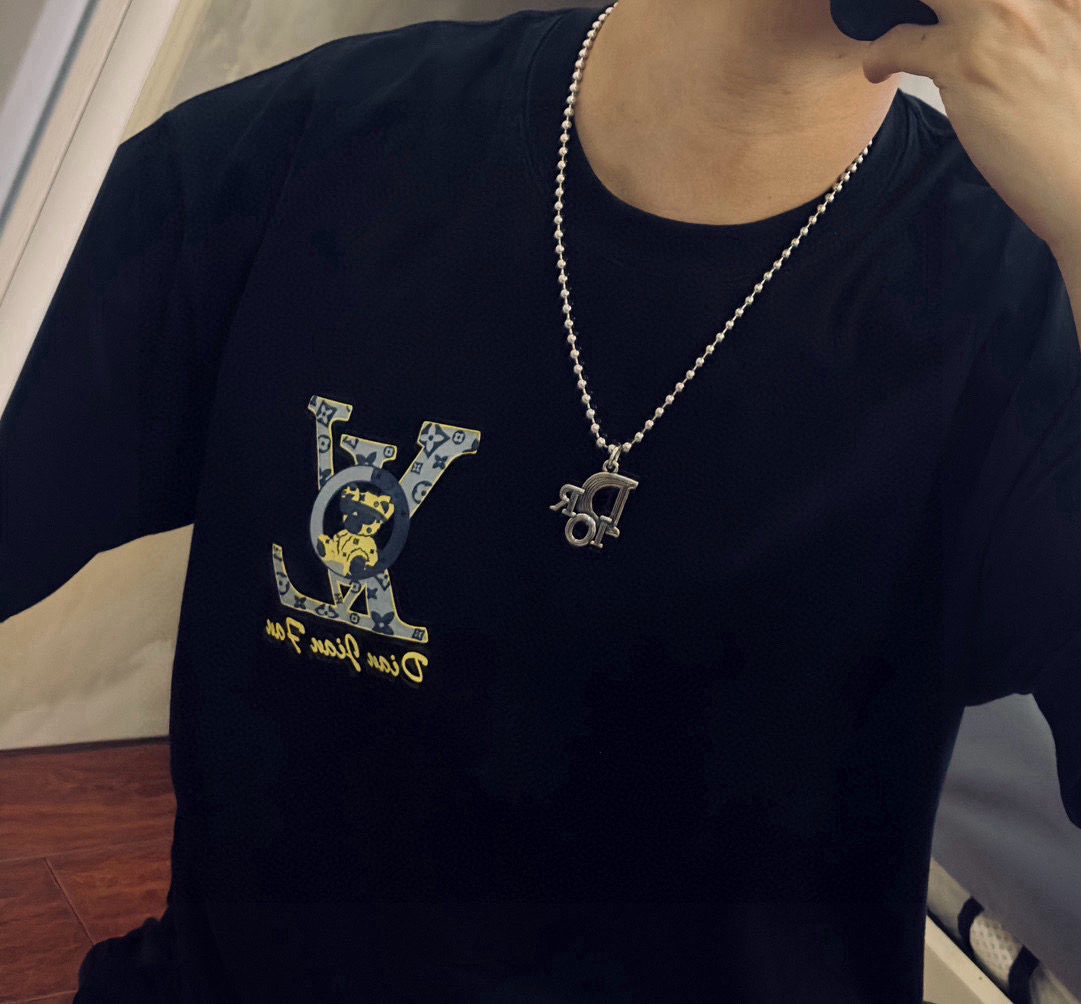    DIOR🔥新款 迪奥项链🇷🇼原单货🇷🇼专柜新款开模复古潮流时尚必备 男女均可佩戴 情侣款同款 摇滚