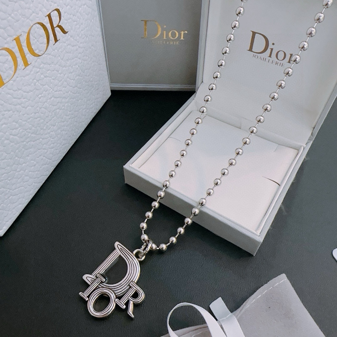    DIOR🔥新款 迪奥项链🇷🇼原单货🇷🇼专柜新款开模复古潮流时尚必备 男女均可佩戴 情侣款同款 摇滚