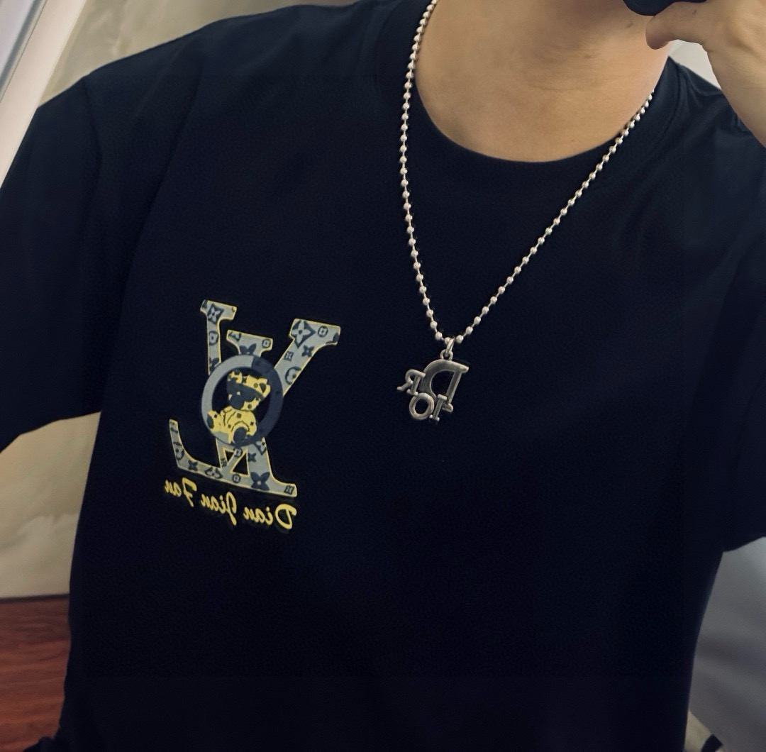    DIOR🔥新款 迪奥项链🇷🇼原单货🇷🇼专柜新款开模复古潮流时尚必备 男女均可佩戴 情侣款同款 摇滚