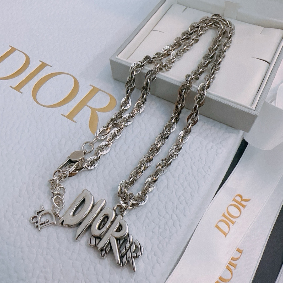    DIOR🔥新款 迪奥项链🇷🇼原单货🇷🇼专柜新款开模复古潮流时尚必备 男女均可佩戴 情侣款同款 摇滚