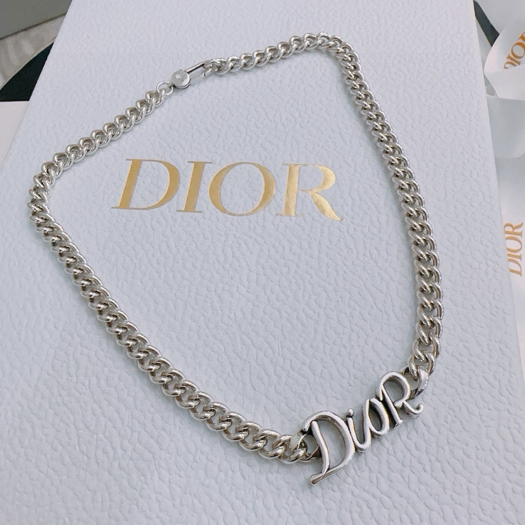    DIOR🔥新款 迪奥项链🇷🇼原单货🇷🇼专柜新款开模复古潮流时尚必备 男女均可佩戴 情侣款同款 摇滚