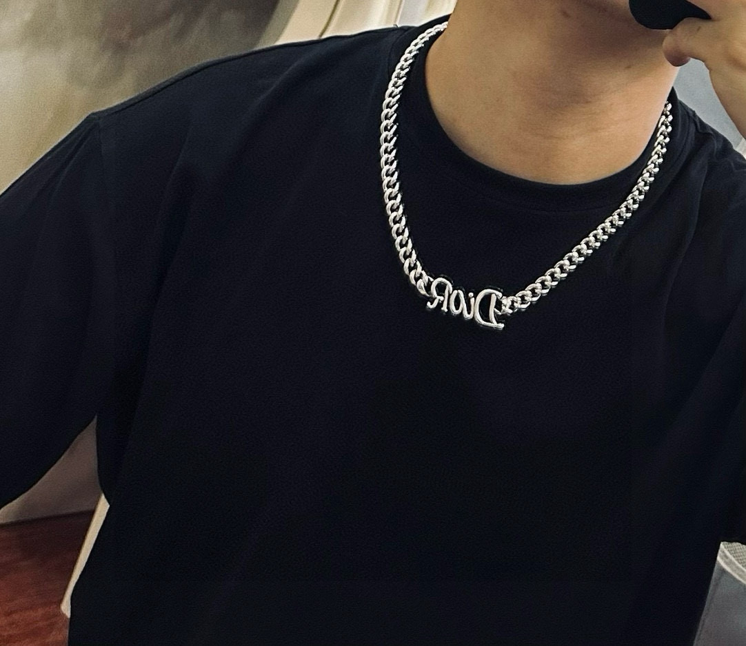    DIOR🔥新款 迪奥项链🇷🇼原单货🇷🇼专柜新款开模复古潮流时尚必备 男女均可佩戴 情侣款同款 摇滚