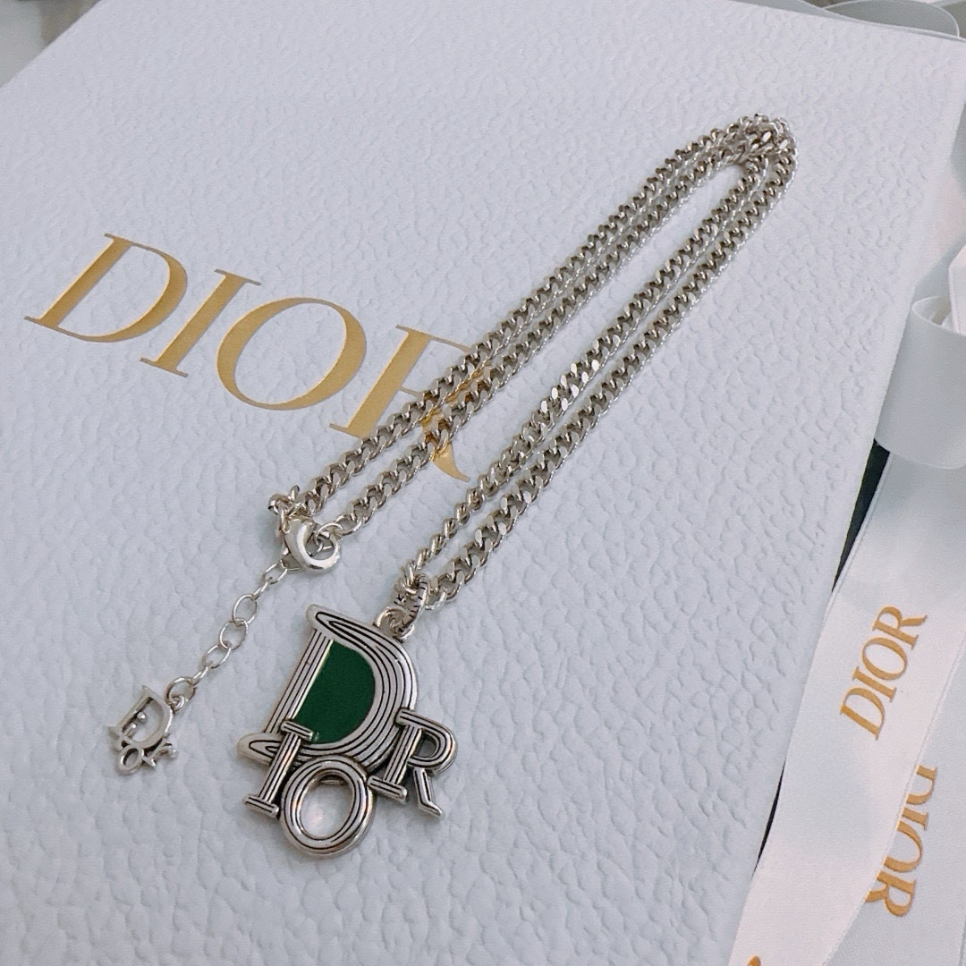    DIOR🔥新款 迪奥项链🇷🇼原单货🇷🇼专柜新款开模复古潮流时尚必备 男女均可佩戴 情侣款同款 摇滚