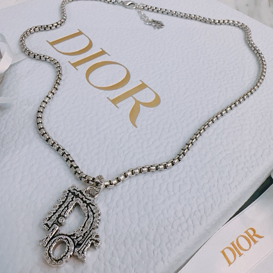    DIOR🔥新款 迪奥项链🇷🇼原单货🇷🇼专柜新款开模复古潮流时尚必备 男女均可佩戴 情侣款同款 摇滚