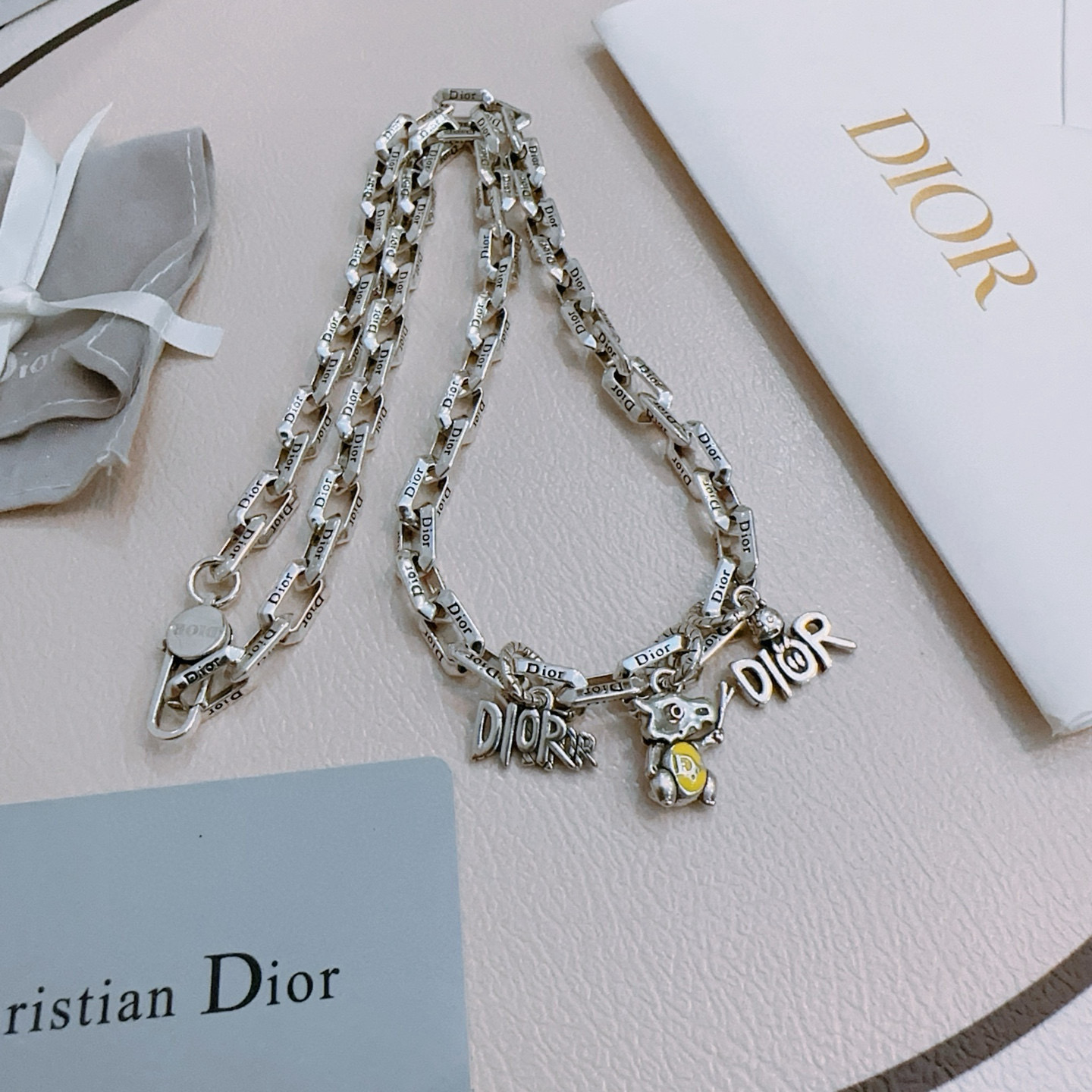    DIOR🔥新款 迪奥项链🇷🇼原单货🇷🇼专柜新款开模复古潮流时尚必备 男女均可佩戴 情侣款同款 摇滚