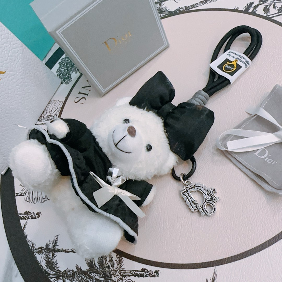    新品发布 迪奥🐼钥匙扣 包包扣 最新款包包挂饰档次更高明星同款Anger Forest系列经典款联