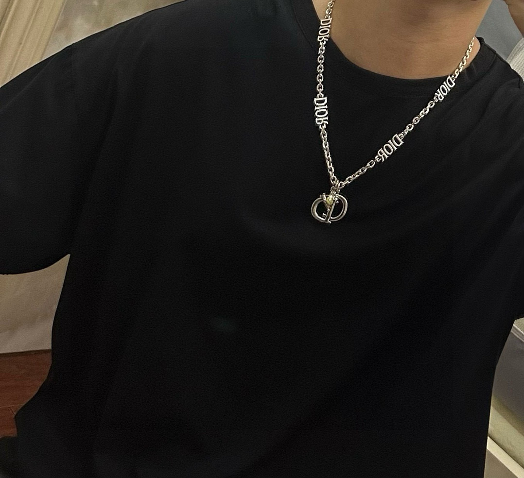    DIOR🔥新款 迪奥项链🇷🇼原单货🇷🇼专柜新款开模复古潮流时尚必备 男女均可佩戴 情侣款同款 摇滚