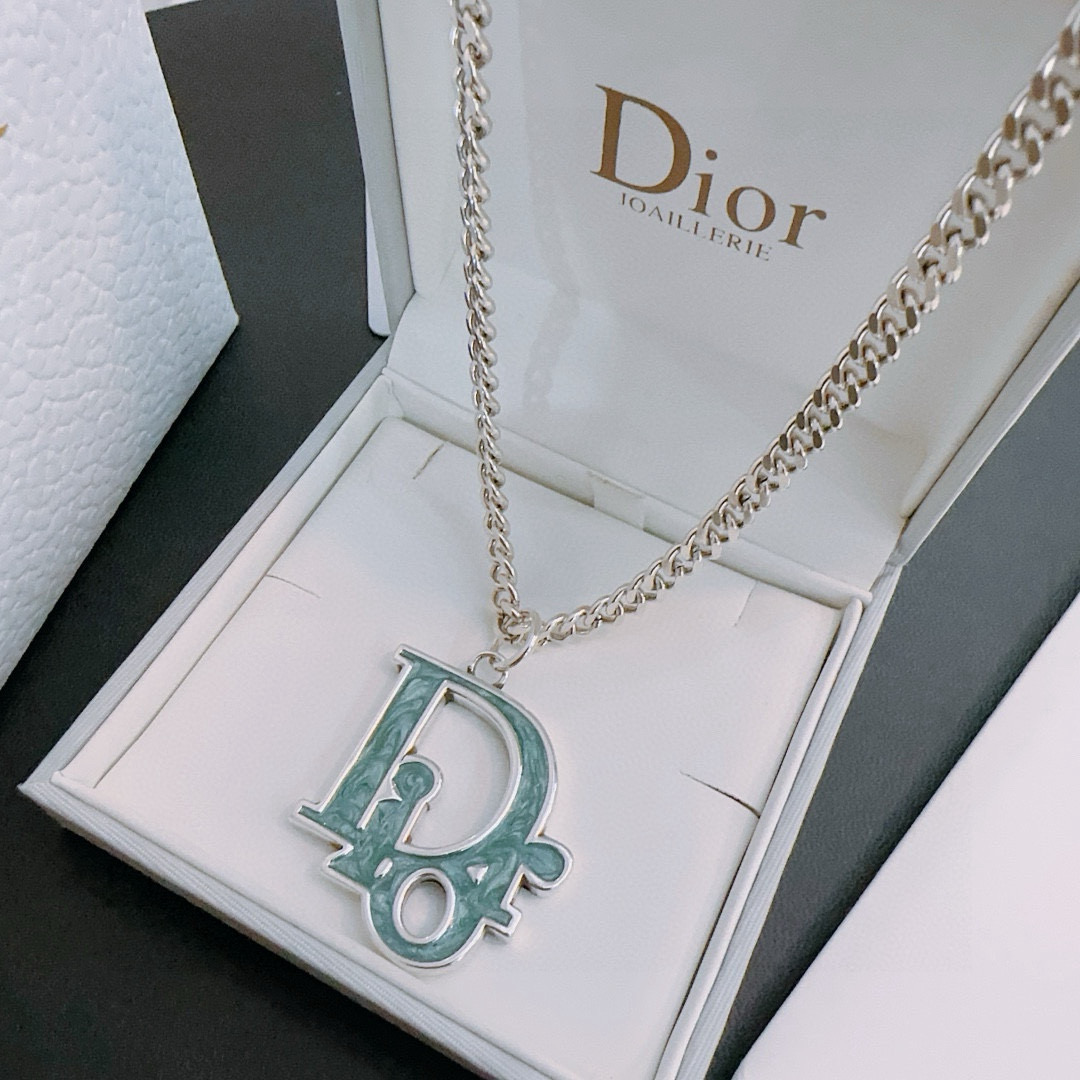    DIOR🔥新款 迪奥项链🇷🇼原单货🇷🇼专柜新款开模复古潮流时尚必备 男女均可佩戴 情侣款同款 摇滚