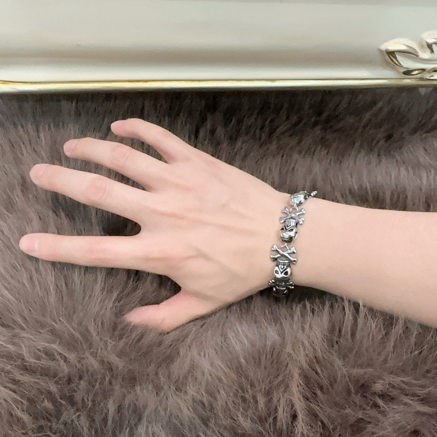   新款Alexander McQueen 亚历山大 麦昆 手链  专柜一致原版定制  骨子里那种叛逆浮