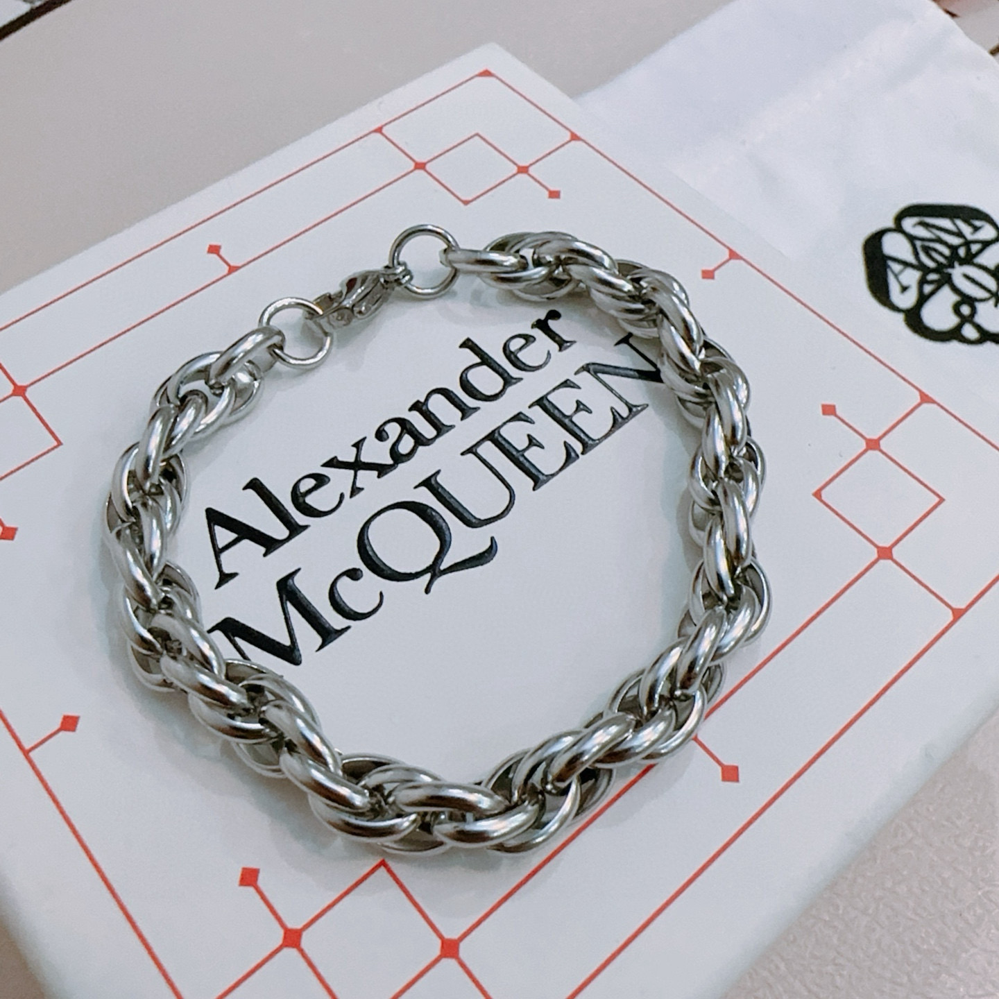   新款Alexander McQueen 亚历山大 麦昆 手链  专柜一致原版定制  骨子里那种叛逆浮