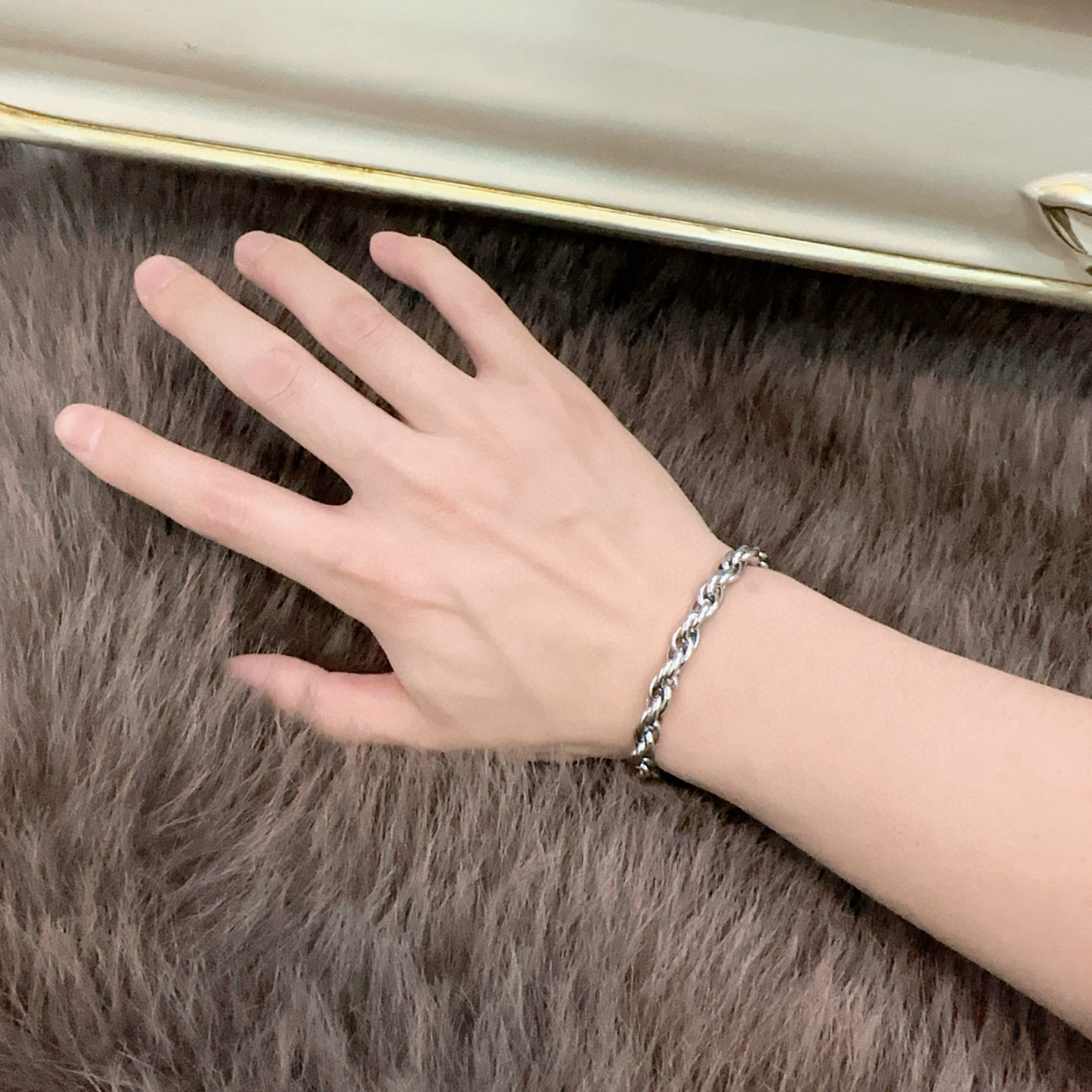   新款Alexander McQueen 亚历山大 麦昆 手链  专柜一致原版定制  骨子里那种叛逆浮