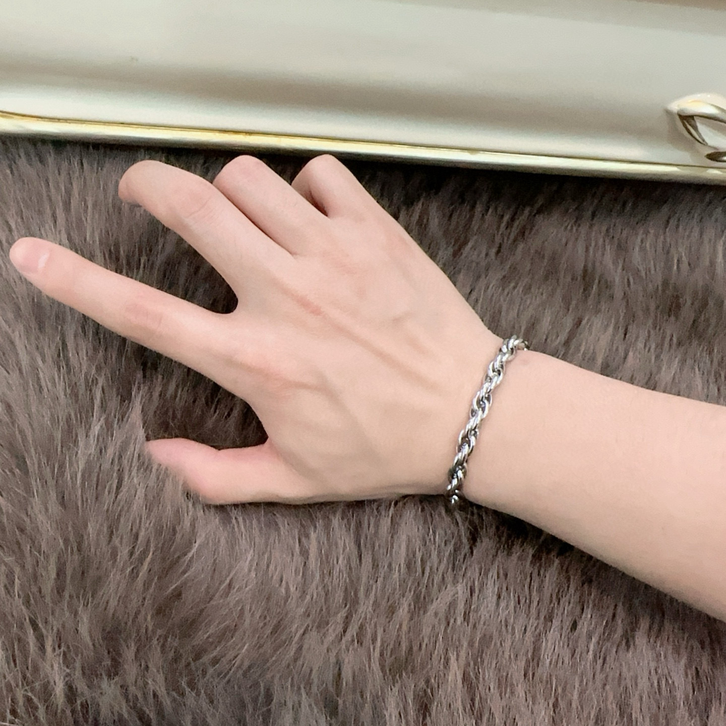   新款Alexander McQueen 亚历山大 麦昆 手链  专柜一致原版定制  骨子里那种叛逆浮