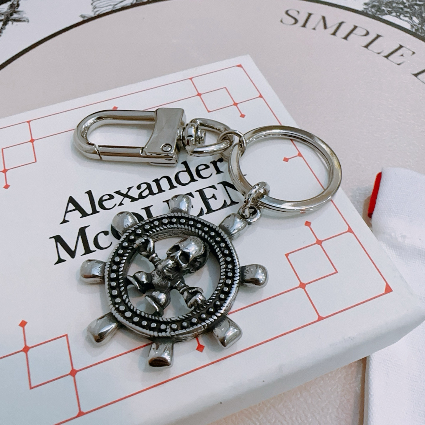   原单货新款Alexander McQueen 亚历山大 麦昆 钥匙扣 包包扣 配饰  专柜一致原版定
