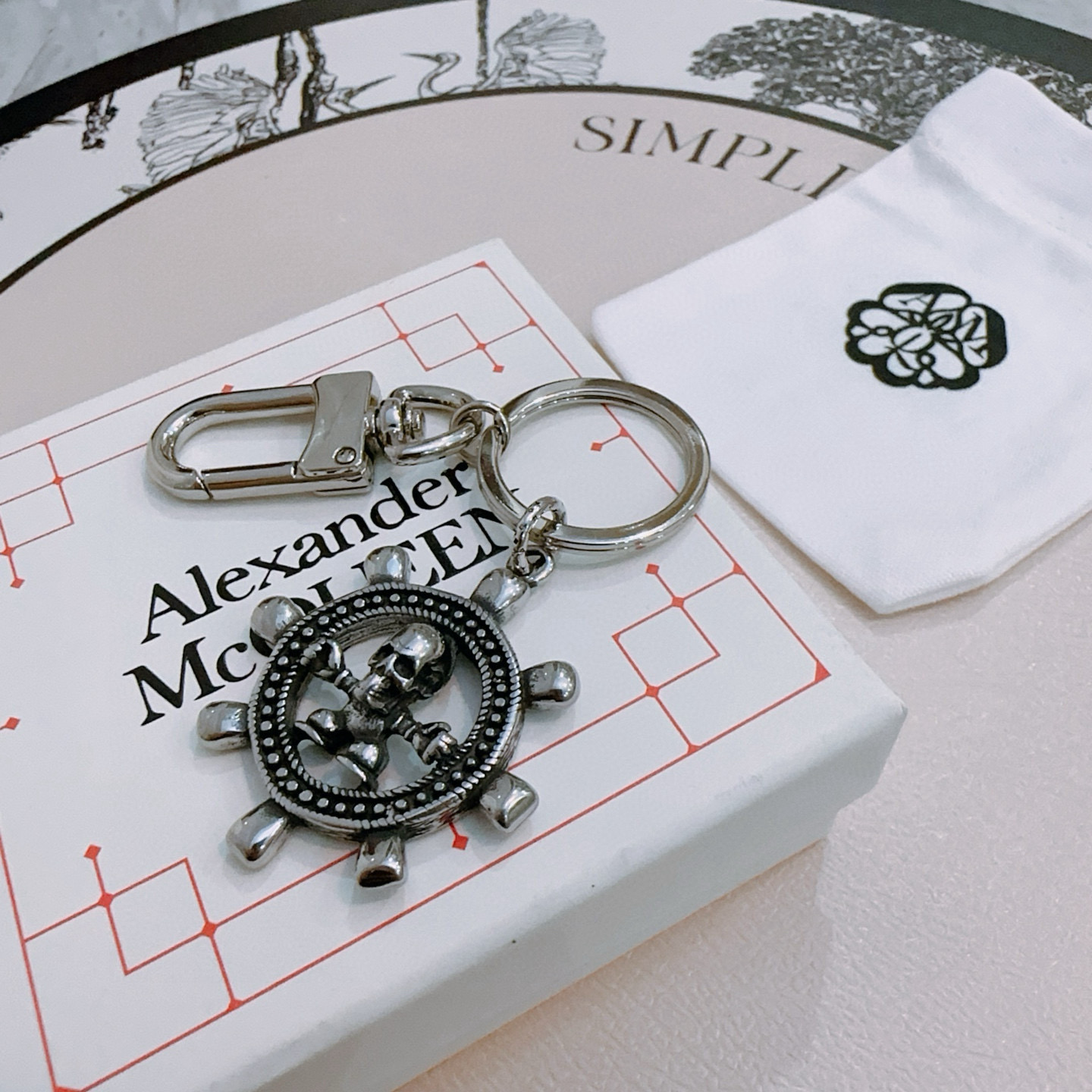   原单货新款Alexander McQueen 亚历山大 麦昆 钥匙扣 包包扣 配饰  专柜一致原版定