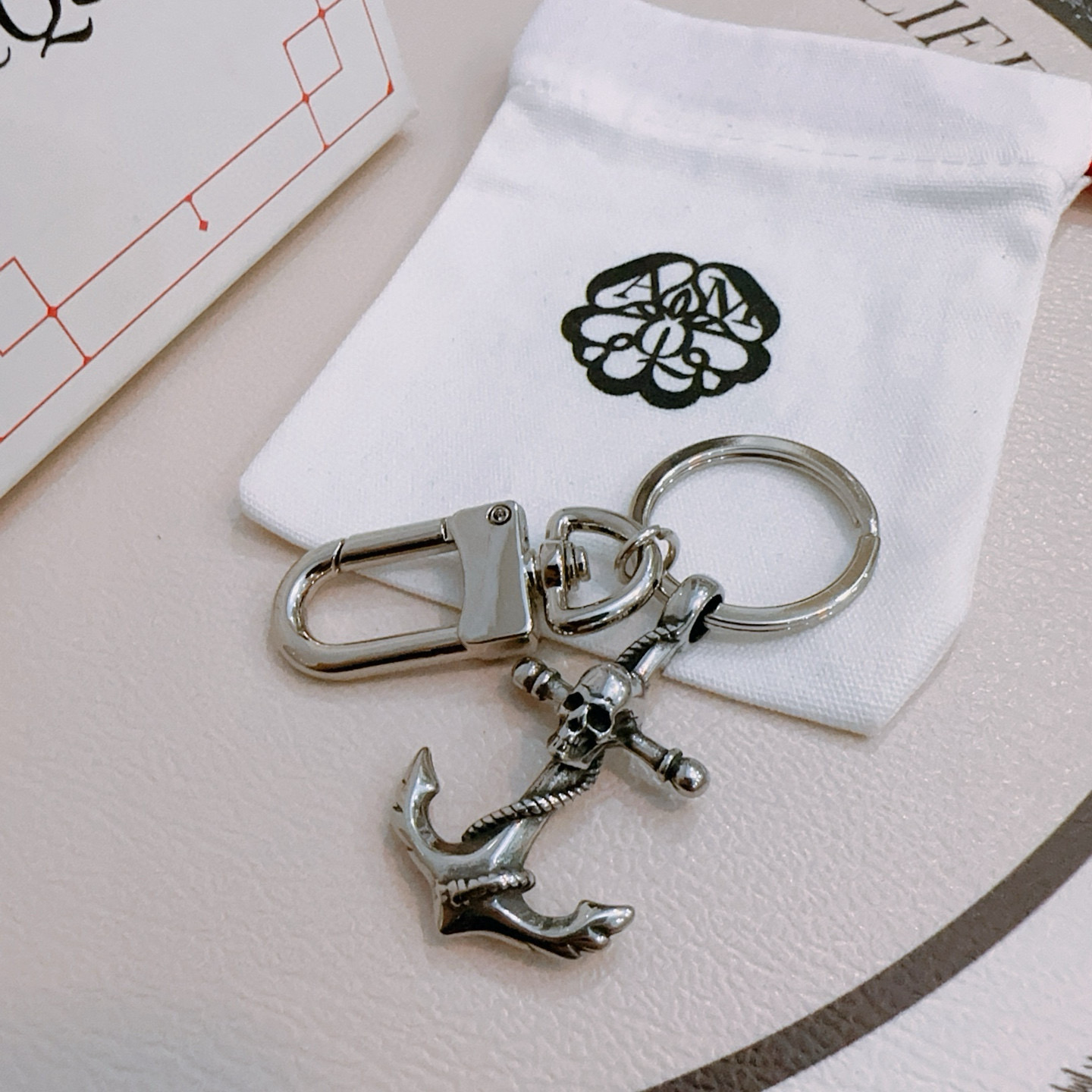   原单货新款Alexander McQueen 亚历山大 麦昆 钥匙扣 包包扣 配饰  专柜一致原版定