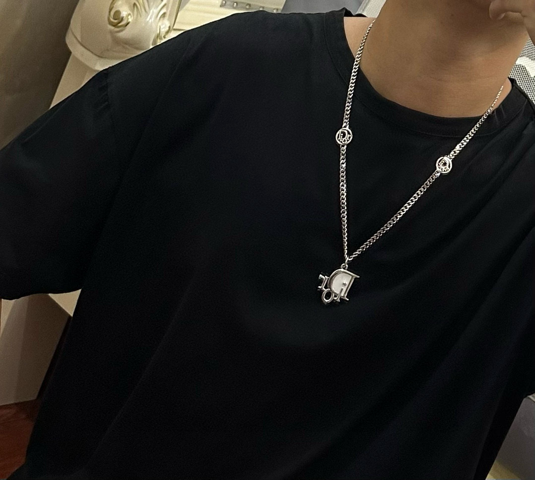    DIOR🔥新款 迪奥项链🇷🇼原单货🇷🇼专柜新款开模复古潮流时尚必备 男女均可佩戴 情侣款同款 摇滚