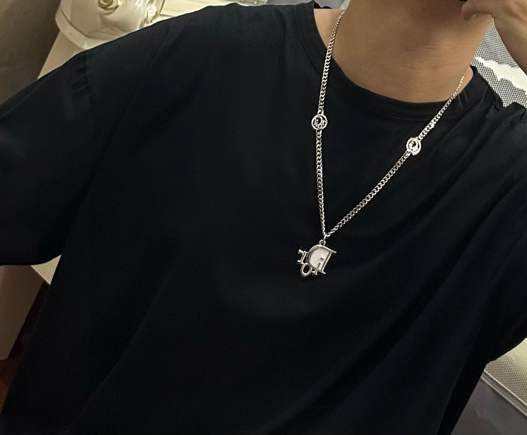    DIOR🔥新款 迪奥项链🇷🇼原单货🇷🇼专柜新款开模复古潮流时尚必备 男女均可佩戴 情侣款同款 摇滚