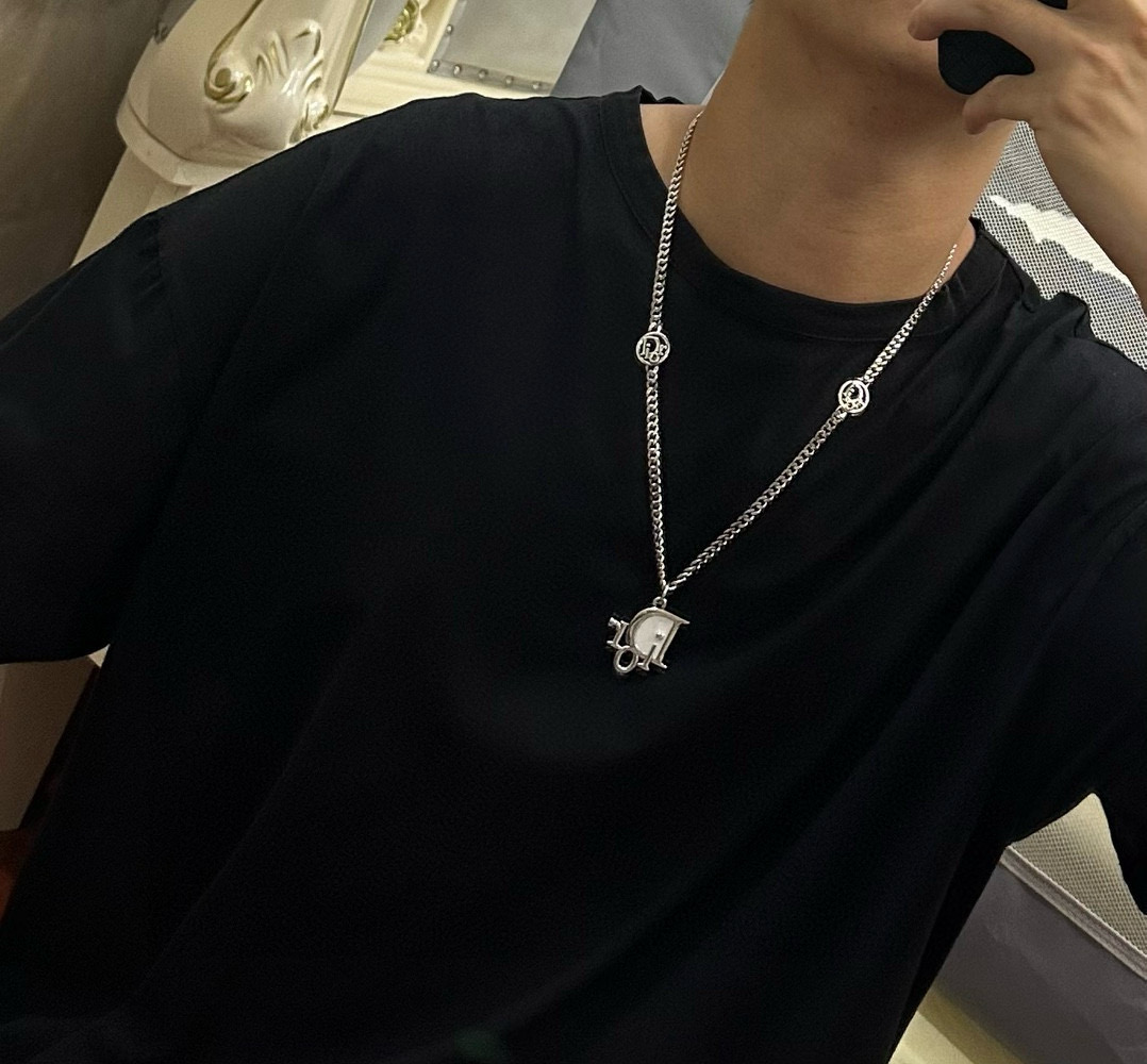    DIOR🔥新款 迪奥项链🇷🇼原单货🇷🇼专柜新款开模复古潮流时尚必备 男女均可佩戴 情侣款同款 摇滚
