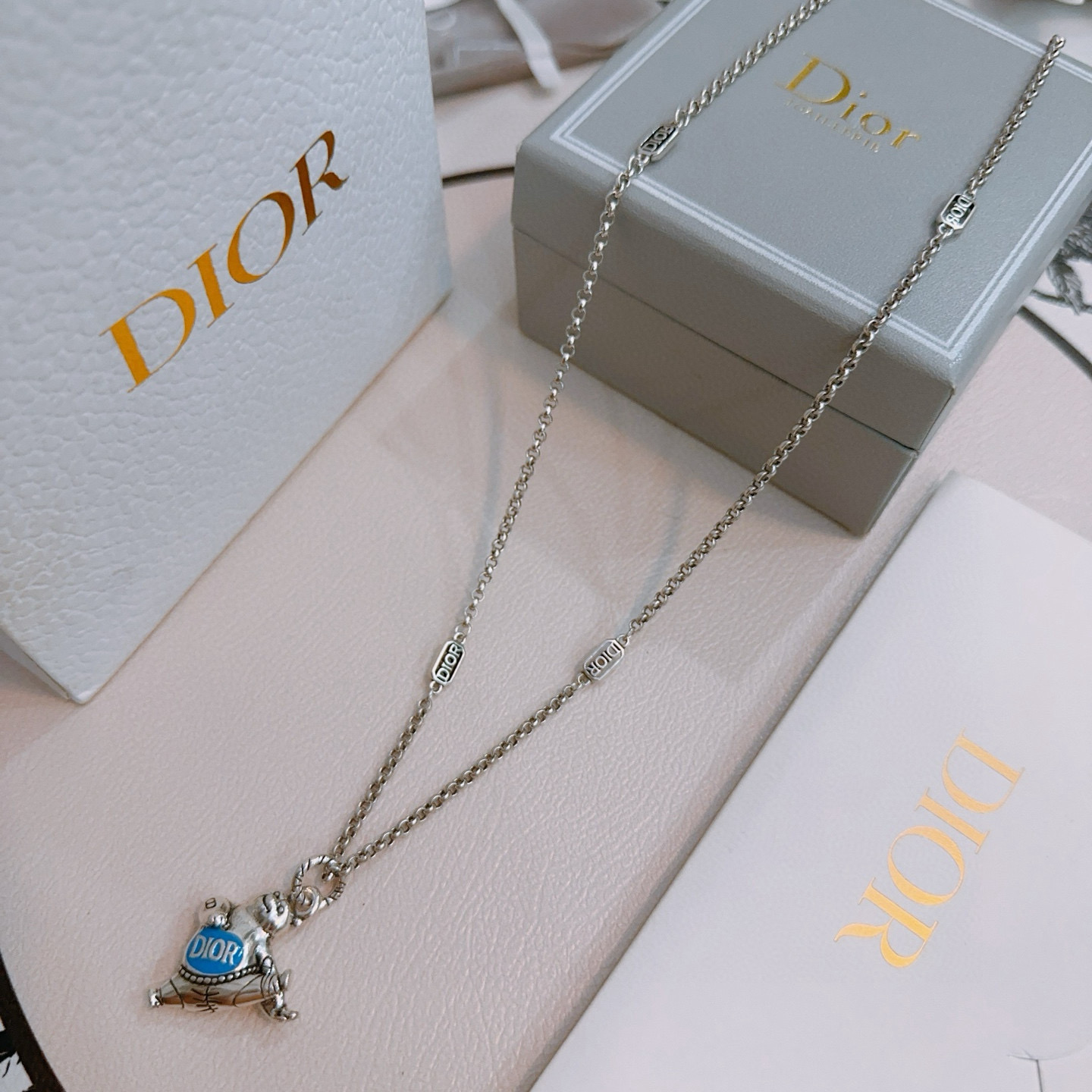    DIOR🔥新款 迪奥项链🇷🇼原单货🇷🇼专柜新款开模复古潮流时尚必备 男女均可佩戴 情侣款同款 摇滚