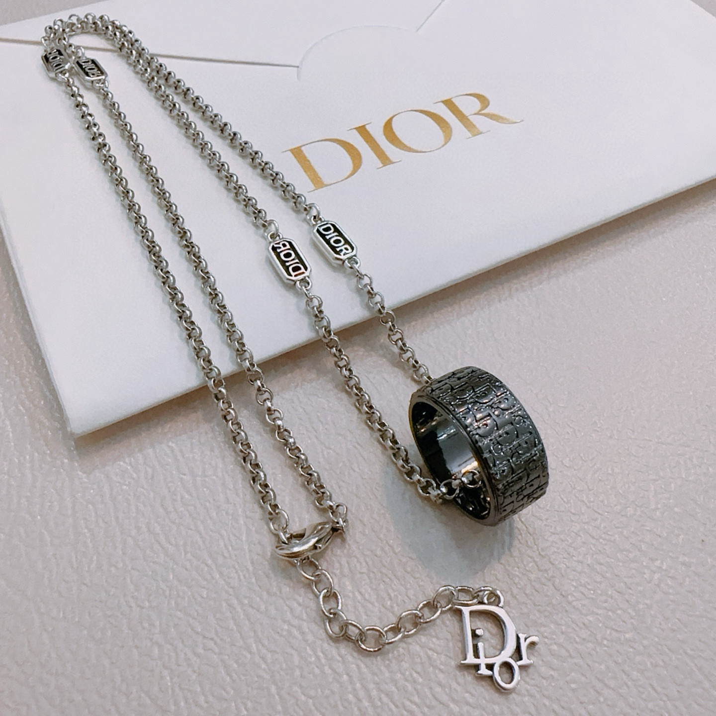    DIOR🔥新款 迪奥项链🇷🇼原单货🇷🇼专柜新款开模复古潮流时尚必备 男女均可佩戴 情侣款同款 摇滚