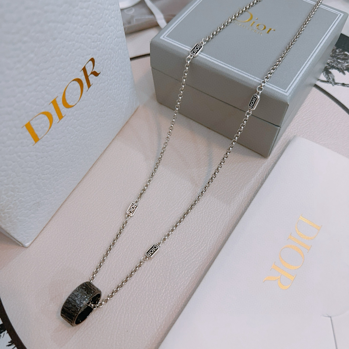    DIOR🔥新款 迪奥项链🇷🇼原单货🇷🇼专柜新款开模复古潮流时尚必备 男女均可佩戴 情侣款同款 摇滚