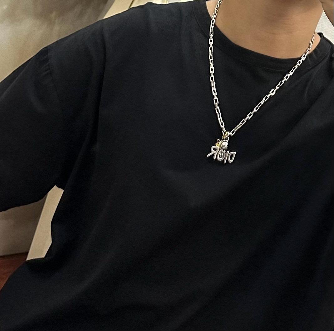    DIOR🔥新款 迪奥项链🇷🇼原单货🇷🇼专柜新款开模复古潮流时尚必备 男女均可佩戴 情侣款同款 摇滚