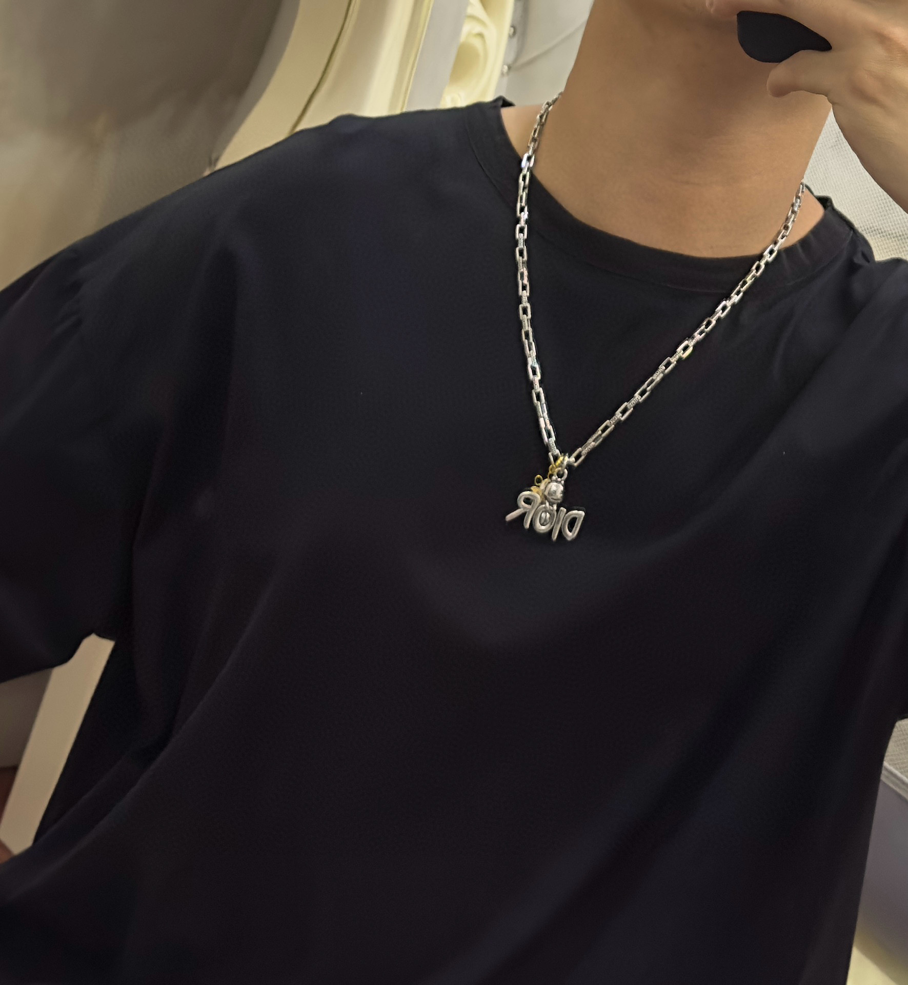    DIOR🔥新款 迪奥项链🇷🇼原单货🇷🇼专柜新款开模复古潮流时尚必备 男女均可佩戴 情侣款同款 摇滚