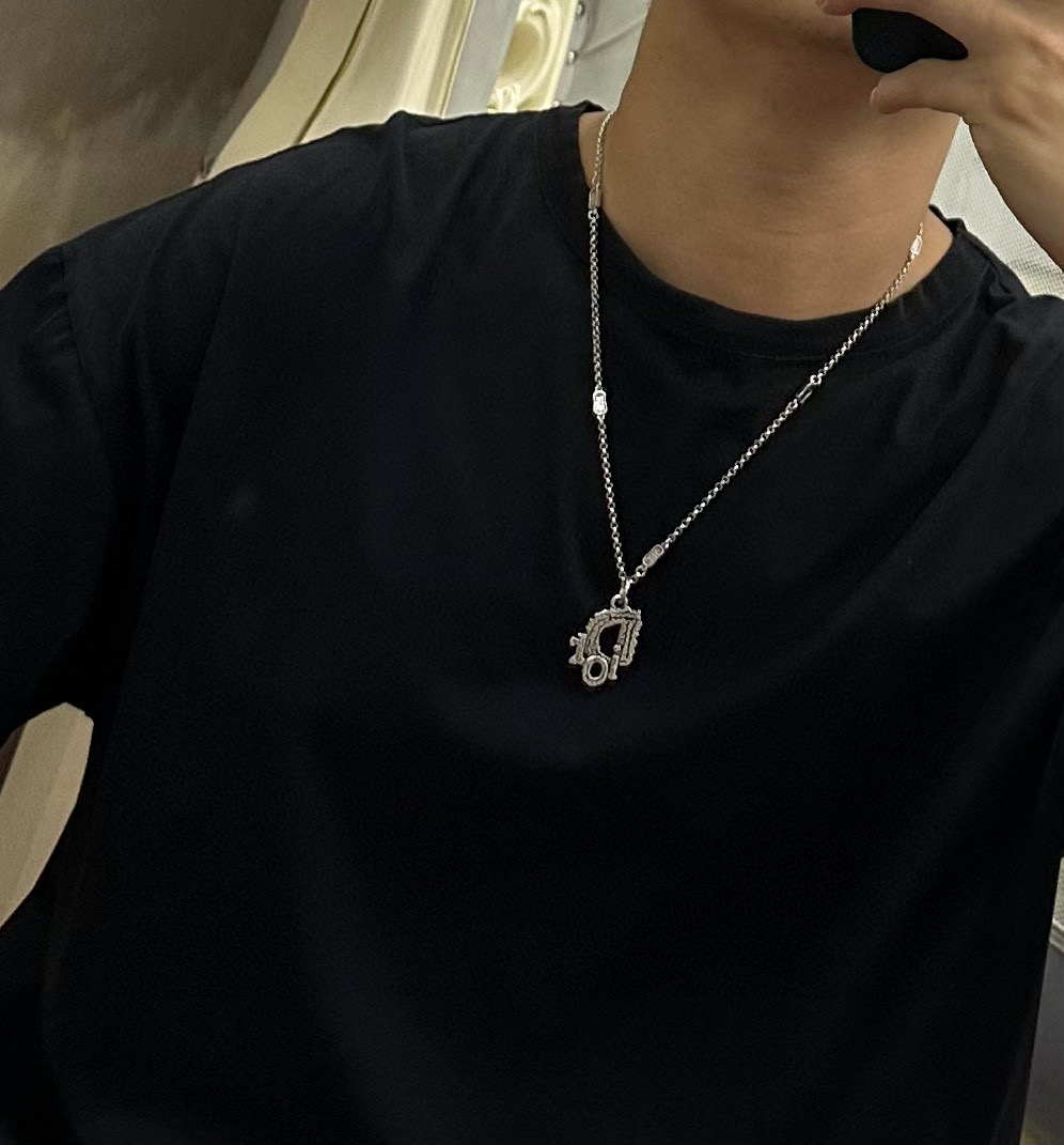    DIOR🔥新款 迪奥项链🇷🇼原单货🇷🇼专柜新款开模复古潮流时尚必备 男女均可佩戴 情侣款同款 摇滚