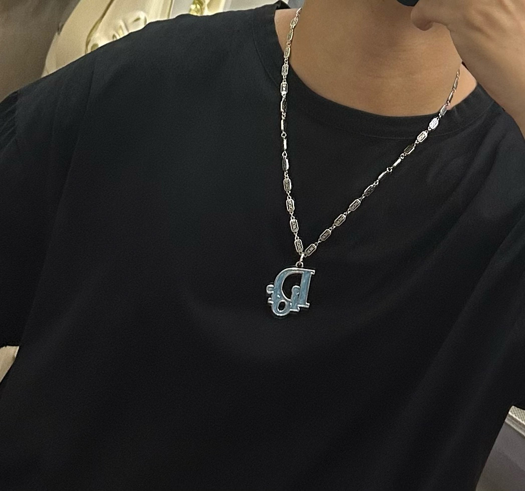    DIOR🔥新款 迪奥项链🇷🇼原单货🇷🇼专柜新款开模复古潮流时尚必备 男女均可佩戴 情侣款同款 摇滚