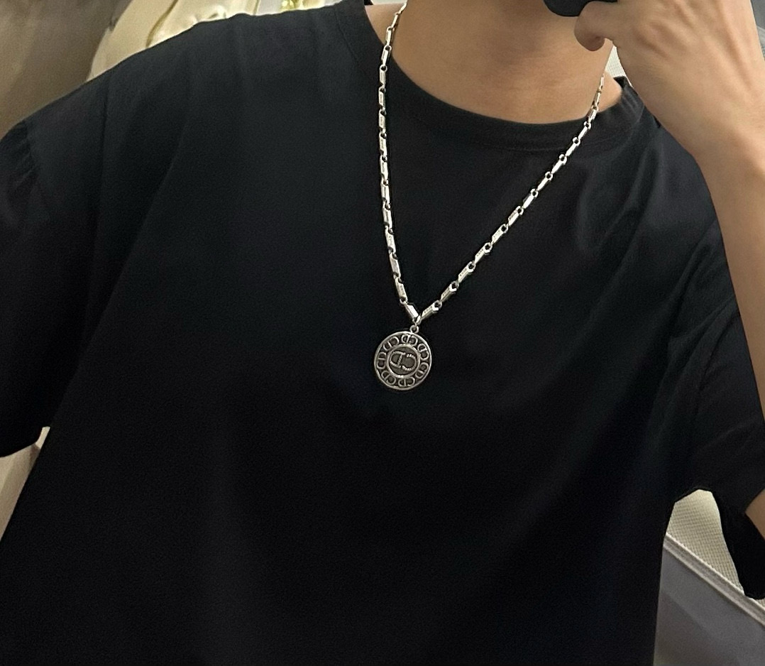    DIOR🔥新款 迪奥项链🇷🇼原单货🇷🇼专柜新款开模复古潮流时尚必备 男女均可佩戴 情侣款同款 摇滚