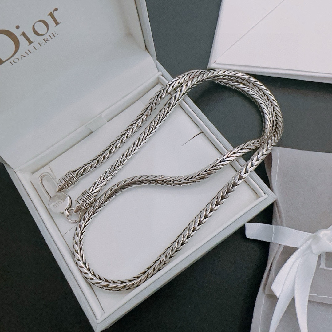    DIOR🔥新款 迪奥项链🇷🇼原单货🇷🇼专柜新款开模复古潮流时尚必备 男女均可佩戴 情侣款同款 摇滚