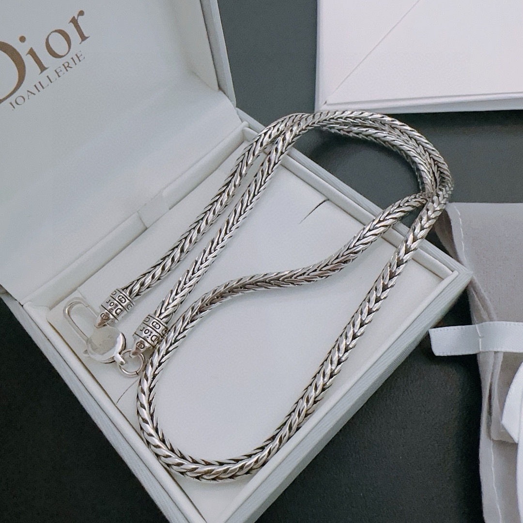    DIOR🔥新款 迪奥项链🇷🇼原单货🇷🇼专柜新款开模复古潮流时尚必备 男女均可佩戴 情侣款同款 摇滚