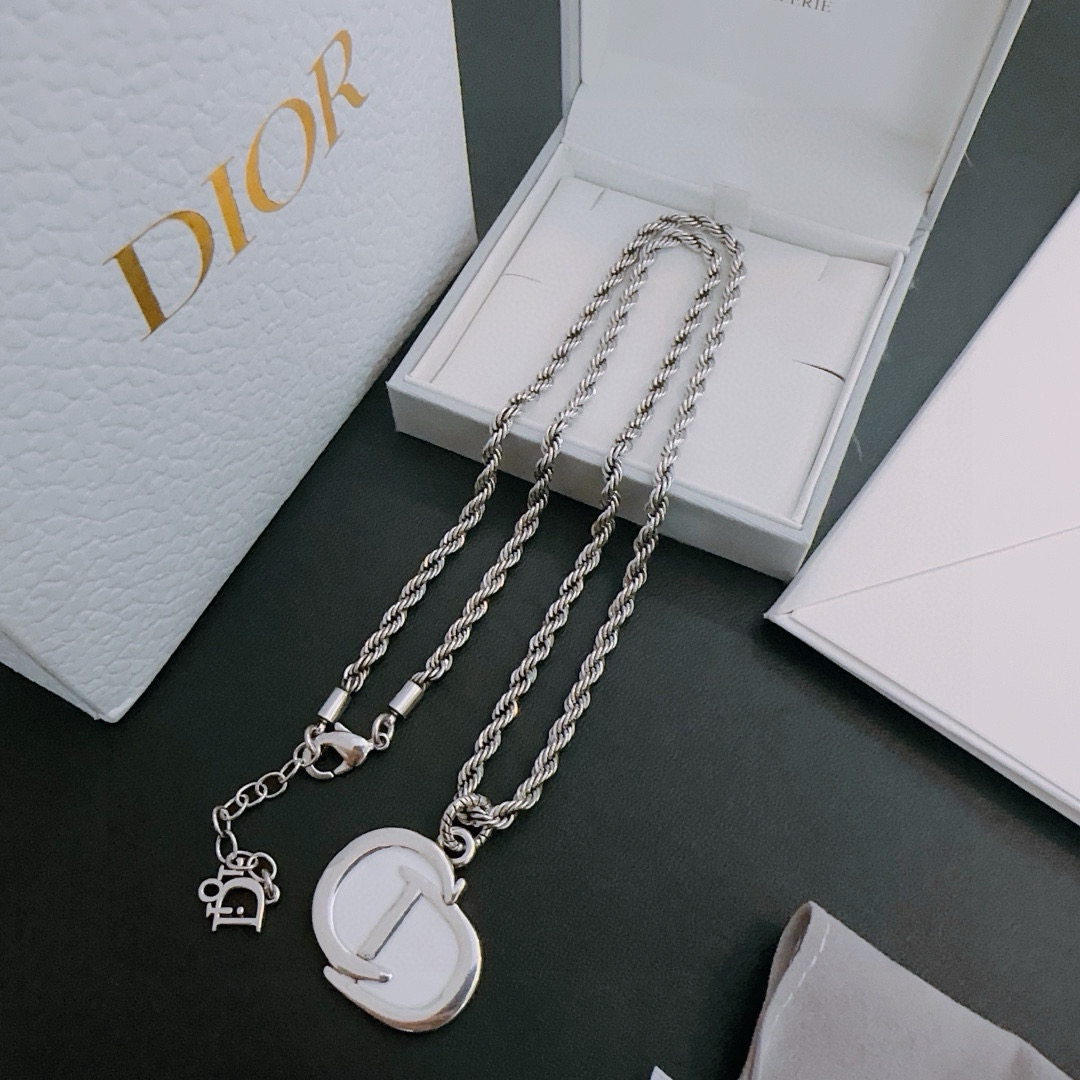   DIOR🔥新款 迪奥项链🇷🇼原单货🇷🇼专柜新款开模复古潮流时尚必备 男女均可佩戴 情侣款同款 摇滚