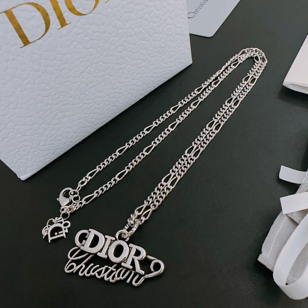    DIOR🔥新款 迪奥项链🇷🇼原单货🇷🇼专柜新款开模复古潮流时尚必备 男女均可佩戴 情侣款同款 摇滚