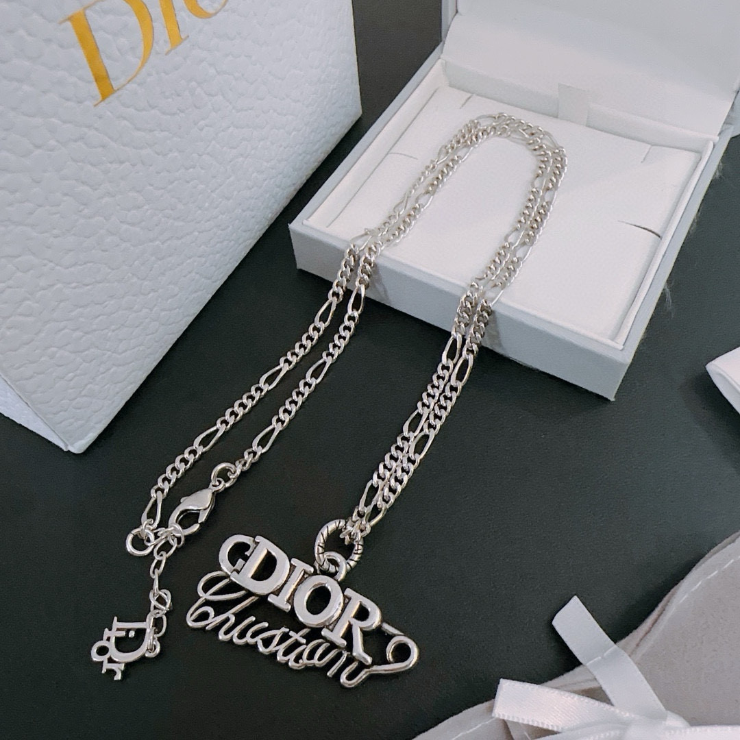    DIOR🔥新款 迪奥项链🇷🇼原单货🇷🇼专柜新款开模复古潮流时尚必备 男女均可佩戴 情侣款同款 摇滚