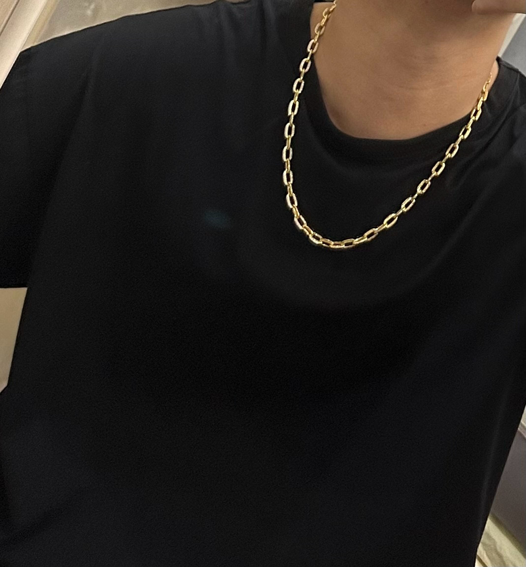    新款带钻卡地亚项链V金材质系列 品相完美，细节无敌，那种独特的色泽完全无可挑剔，再缀以经典指环外形