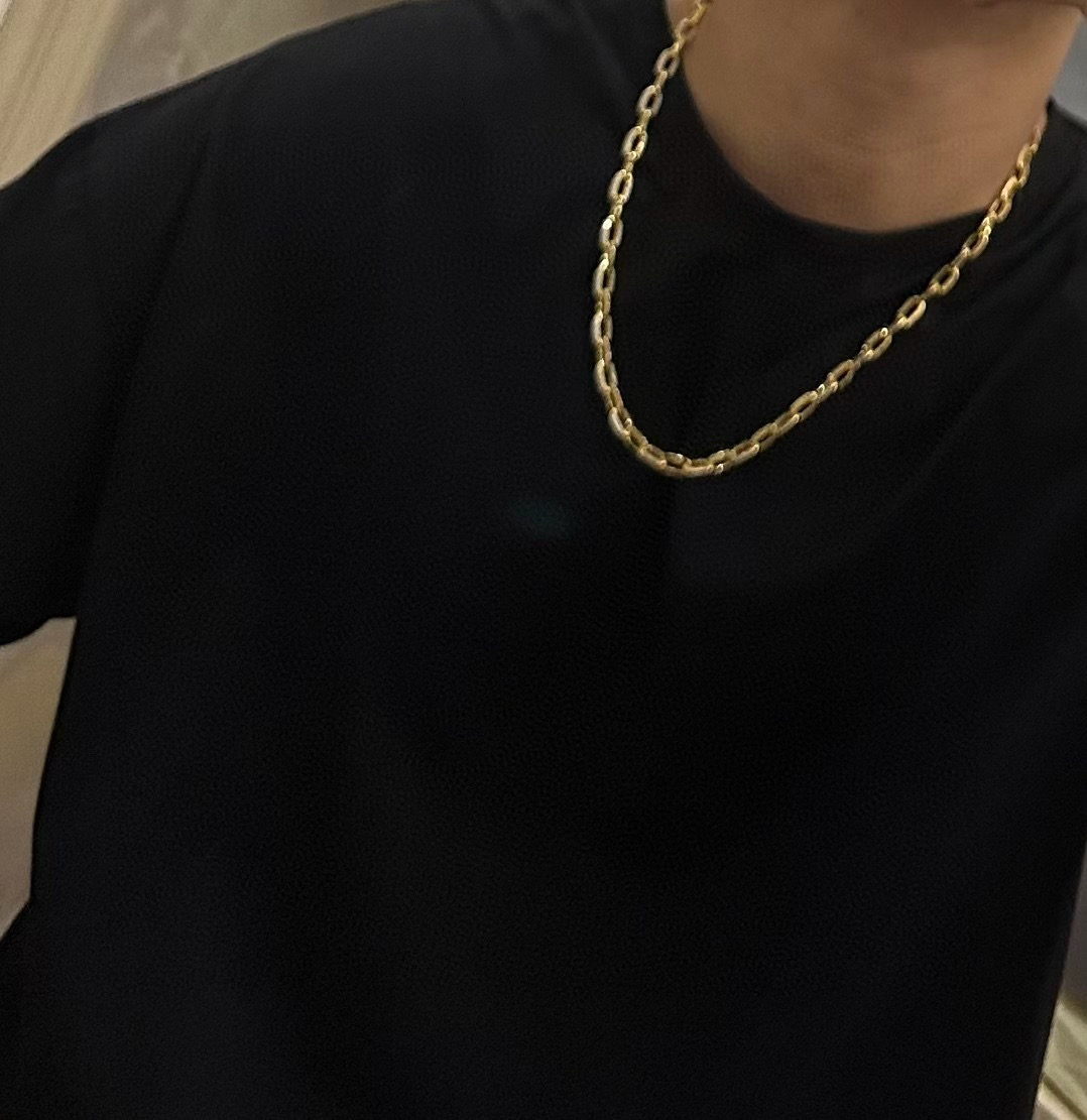    新款带钻卡地亚项链V金材质系列 品相完美，细节无敌，那种独特的色泽完全无可挑剔，再缀以经典指环外形