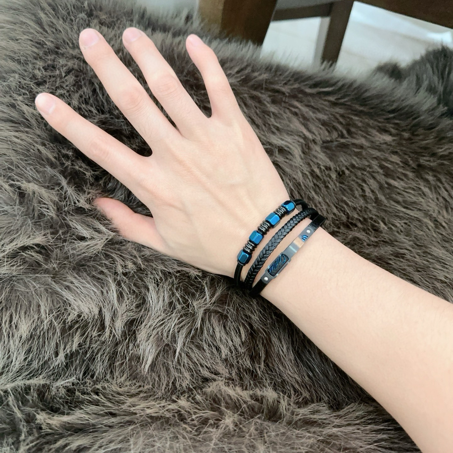         高品质卡地亚牛皮手绳手链💍原单货专柜新款开模复古潮流时尚必备 男女均可佩戴 情侣款同款 