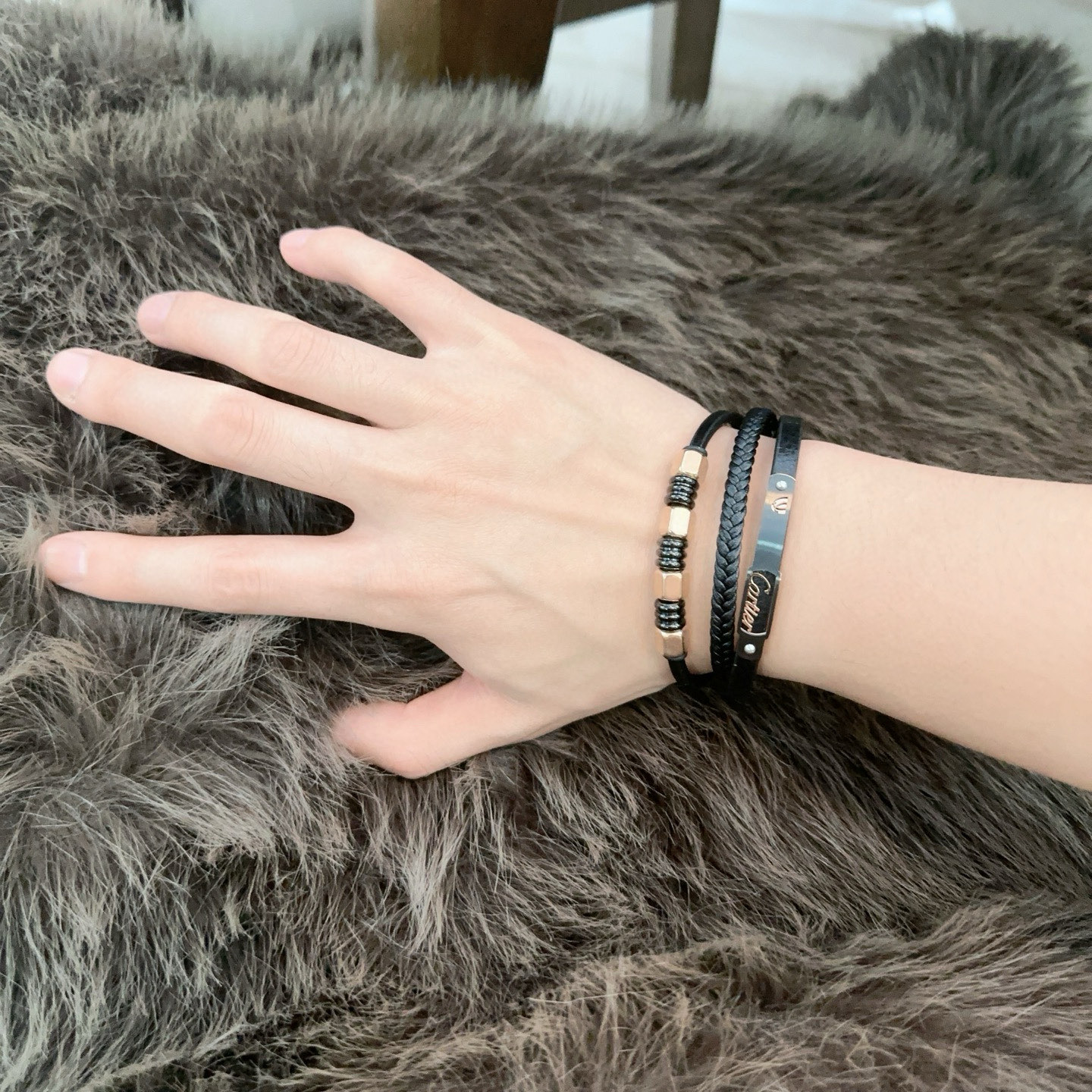         高品质卡地亚牛皮手绳手链💍原单货专柜新款开模复古潮流时尚必备 男女均可佩戴 情侣款同款 