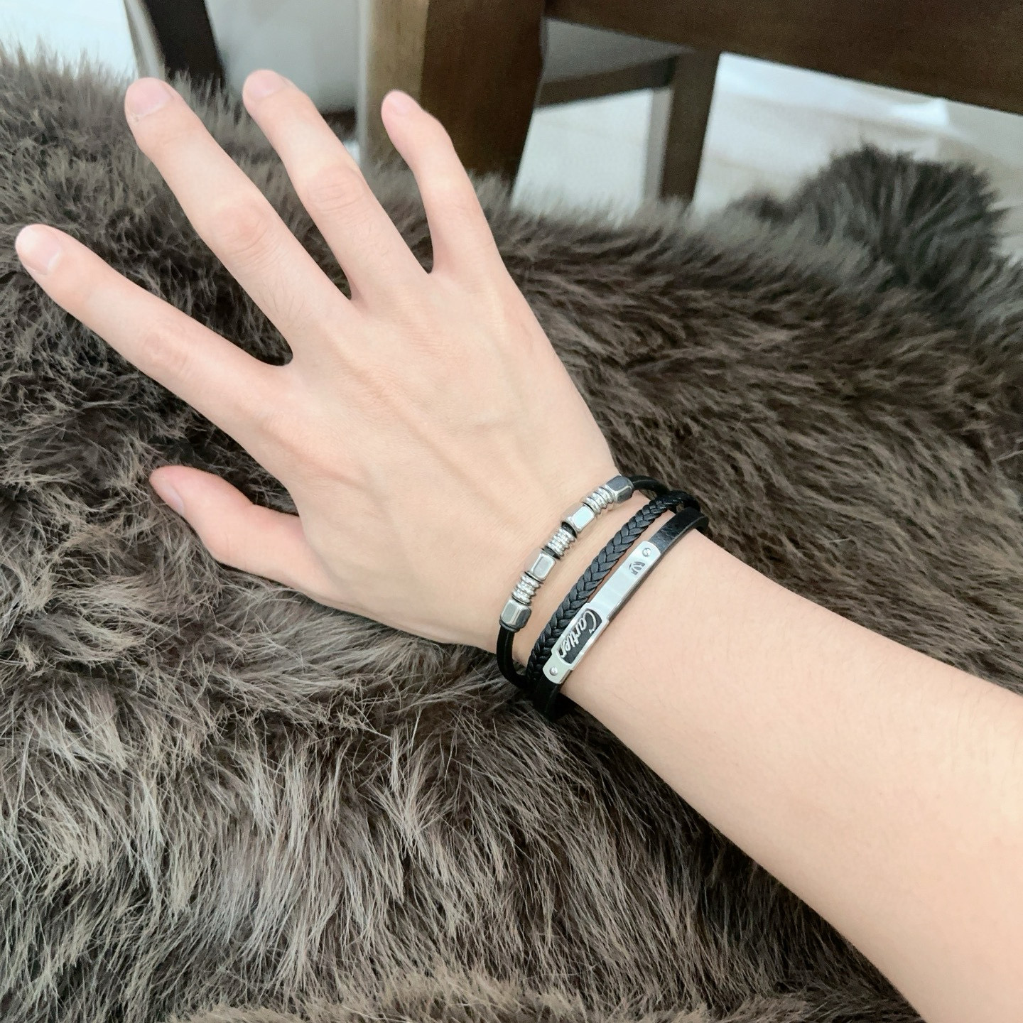         高品质卡地亚牛皮手绳手链💍原单货专柜新款开模复古潮流时尚必备 男女均可佩戴 情侣款同款 
