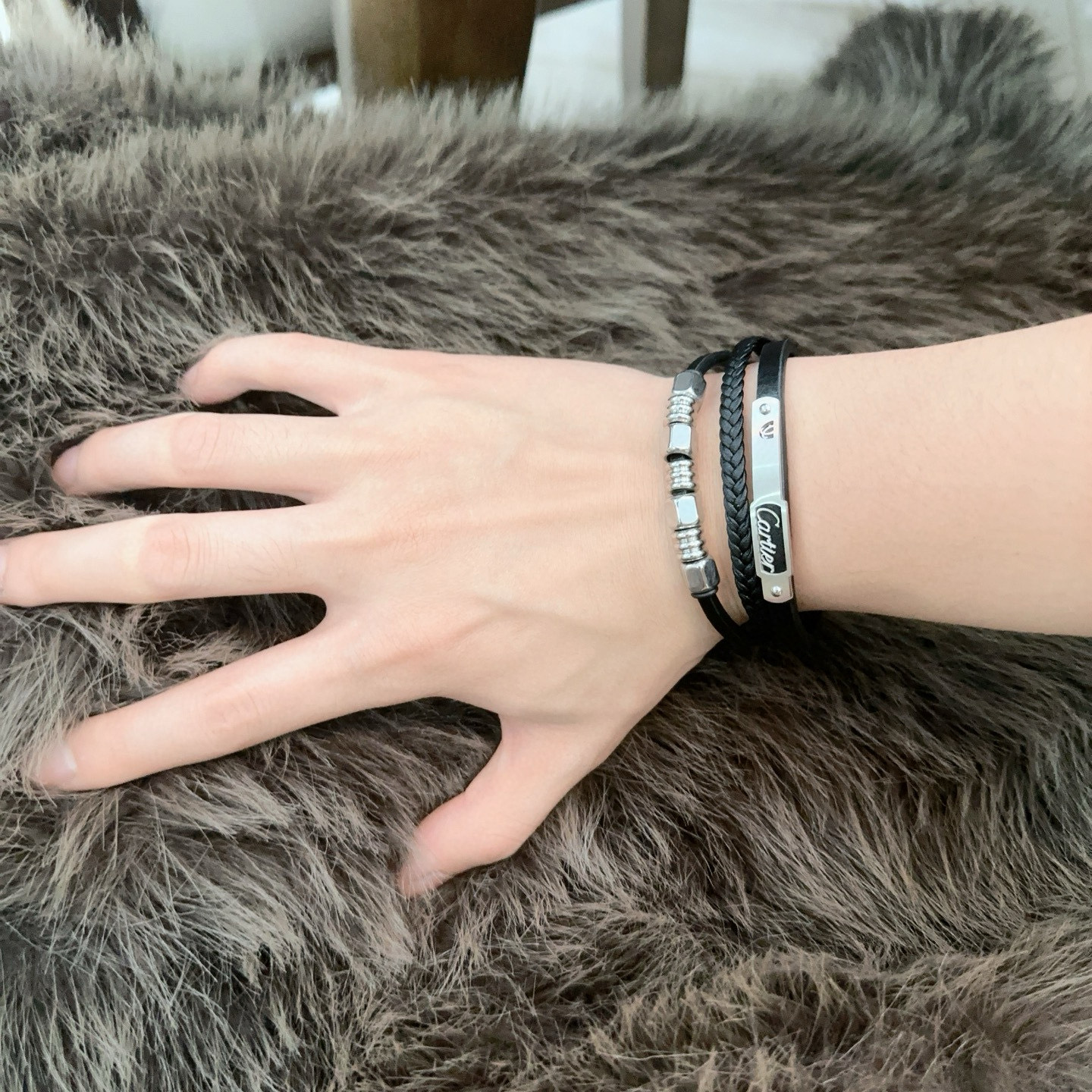         高品质卡地亚牛皮手绳手链💍原单货专柜新款开模复古潮流时尚必备 男女均可佩戴 情侣款同款 