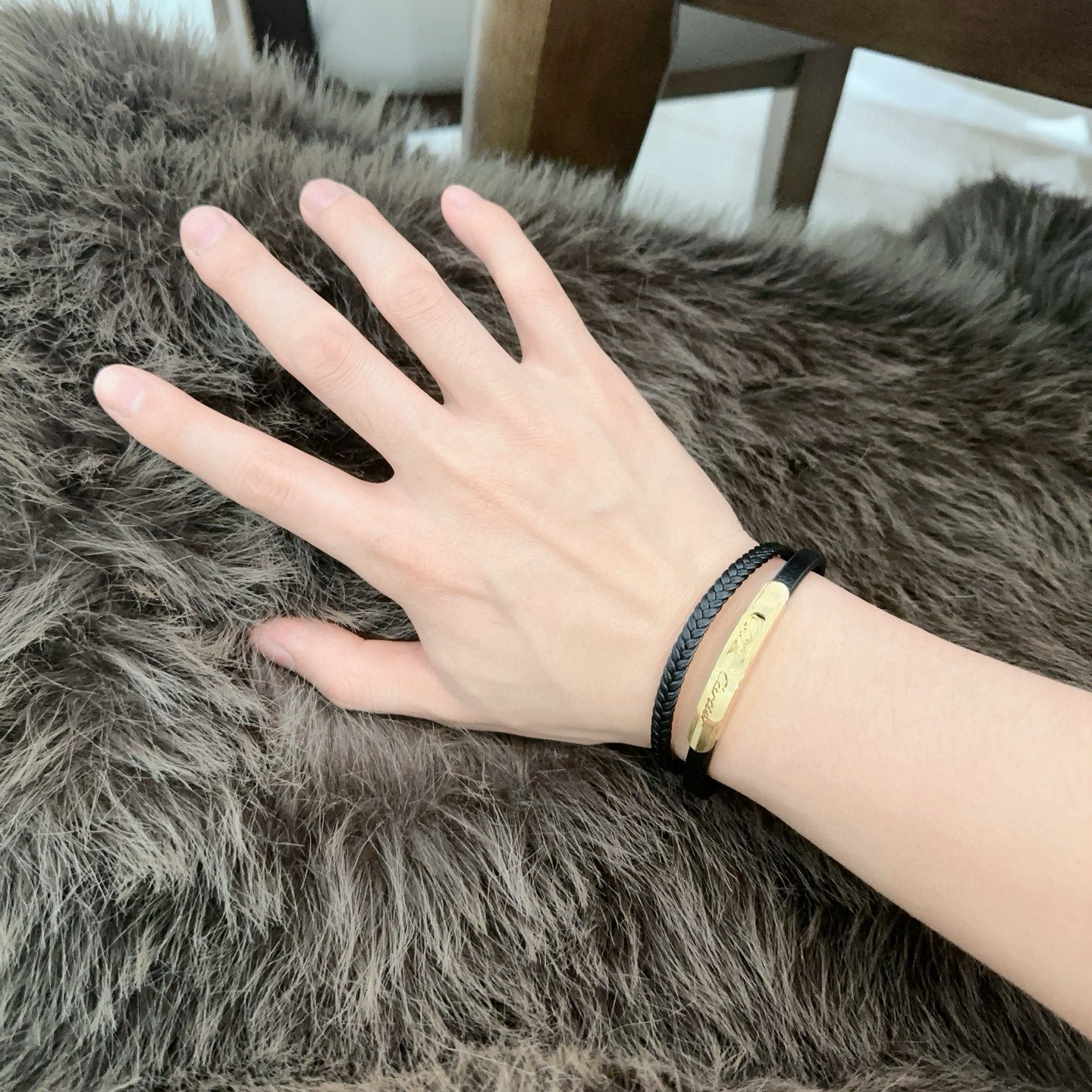         高品质卡地亚牛皮手绳手链💍原单货专柜新款开模复古潮流时尚必备 男女均可佩戴 情侣款同款 