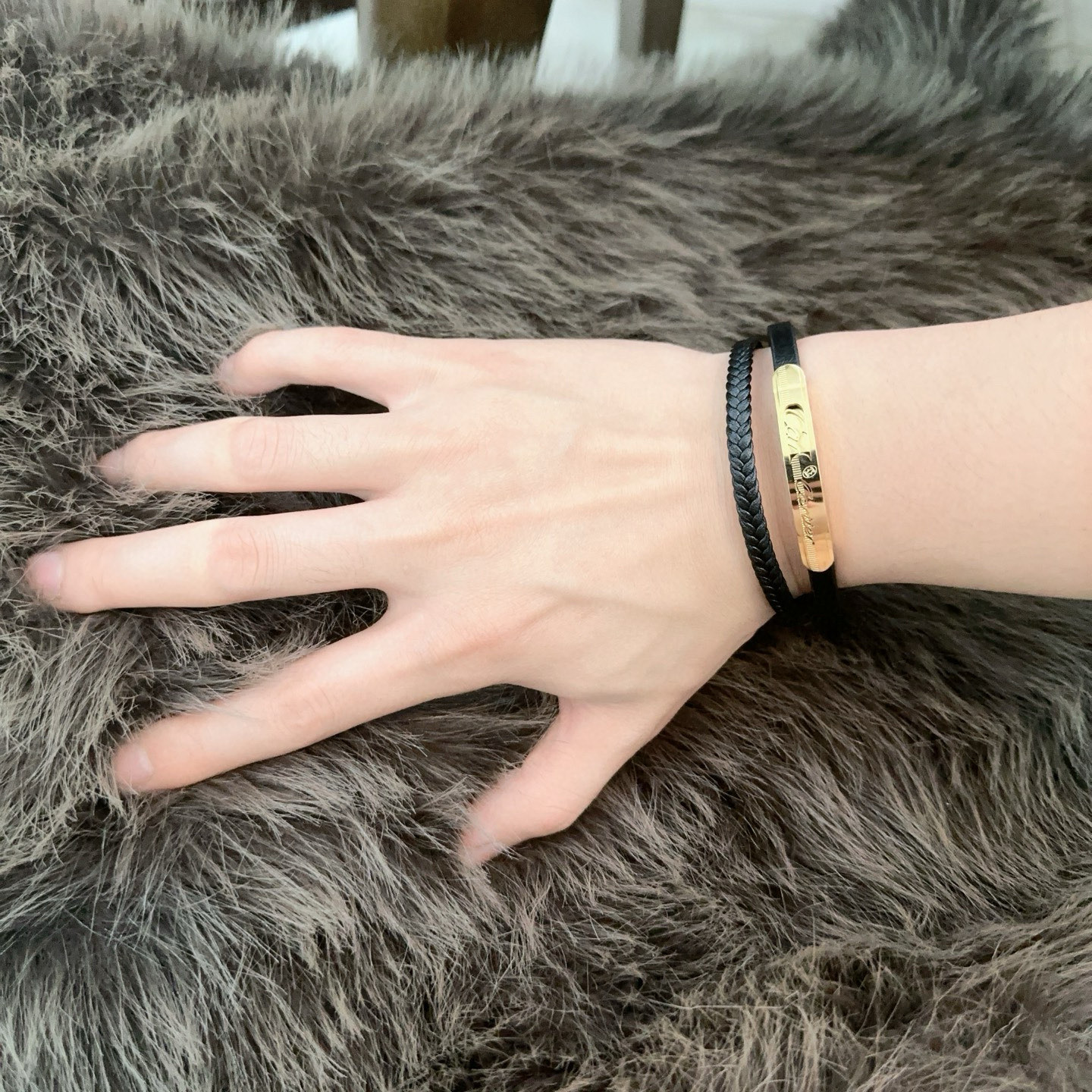         高品质卡地亚牛皮手绳手链💍原单货专柜新款开模复古潮流时尚必备 男女均可佩戴 情侣款同款 