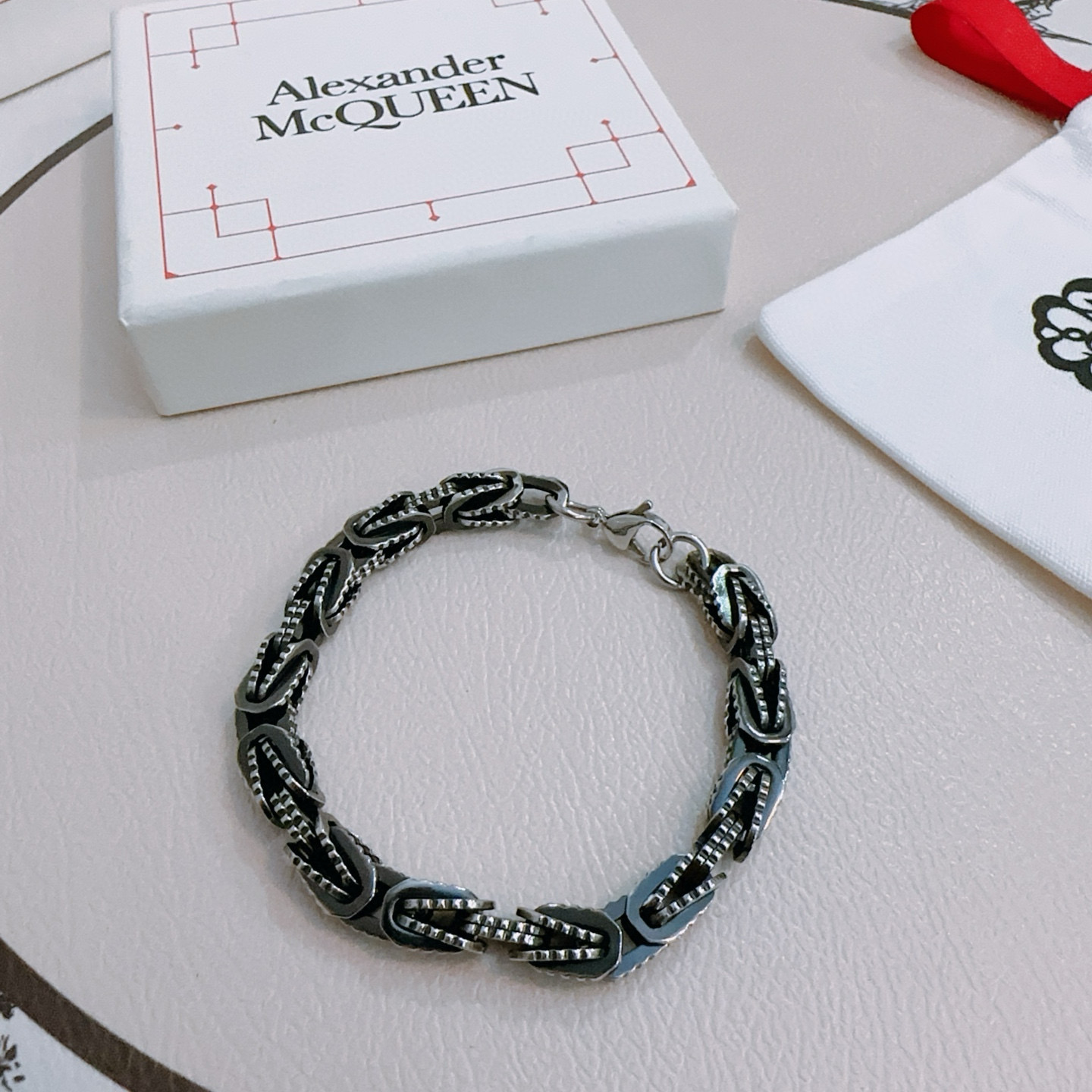   原单货新款Alexander McQueen 亚历山大 麦昆 手链  专柜一致原版定制  骨子里那种